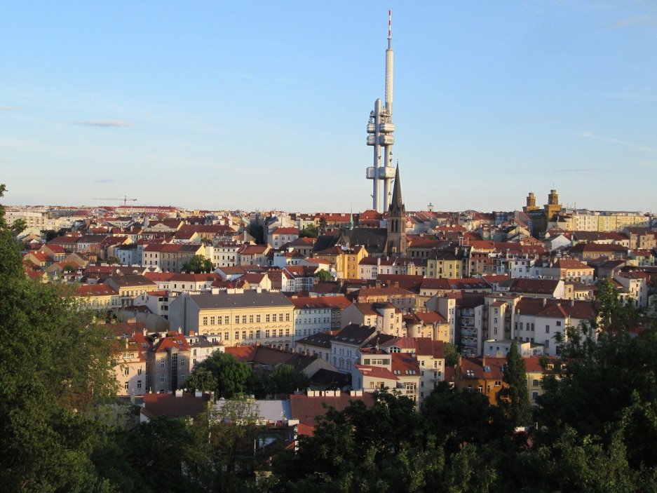 Žižkovský vysílač v anketě serveru VirtualTourist.com v roce 2009 byl zvolen druhou nejošklivější stavbou světa. Dominanta Prahy skončila o tři roky později čtvrtá i v podobné soutěži americké CNN.