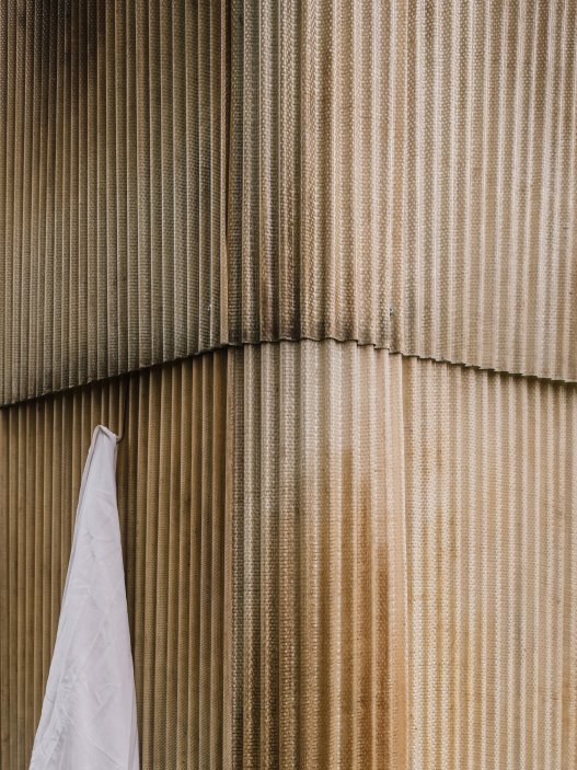 Upcyklovaná sauna z levných materiálů podle návrhu studia ika.architekti