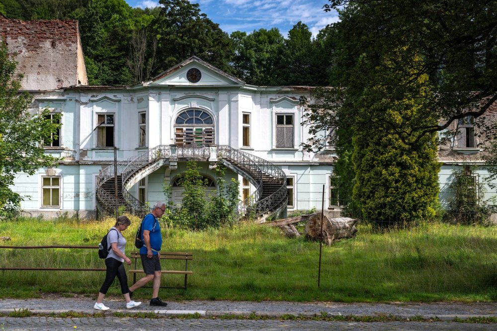 Zámek v Horním Maršově. Jeho obnova vyjde na stamiliony