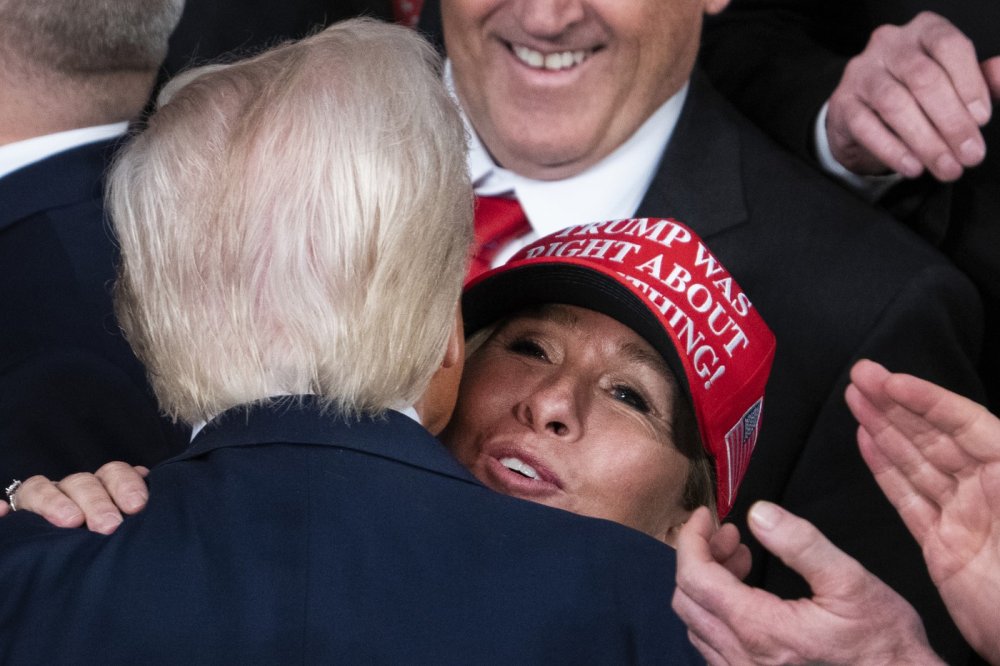 Trumpův projev v Kongresu provázely ovace od republikánů a nesouhlasné reakce demokratů