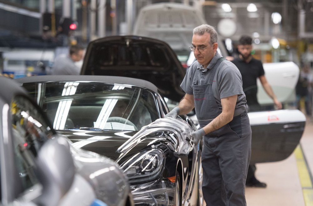 V Porsche nezůstává kámen na kameni. Horší výsledky startují změny