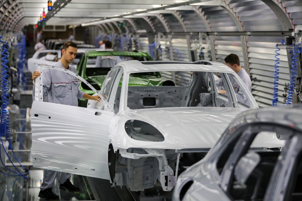 V Porsche nezůstává kámen na kameni. Horší výsledky startují změny
