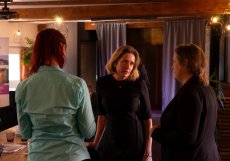 Na snímku zprava: Petra Nehasilová, Michaela Váňová z Central Group