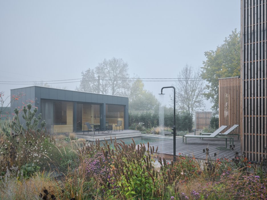 Firemní a rodinné sídlo Eko modular navrhli architekti z ateliéru Semela Ateliers