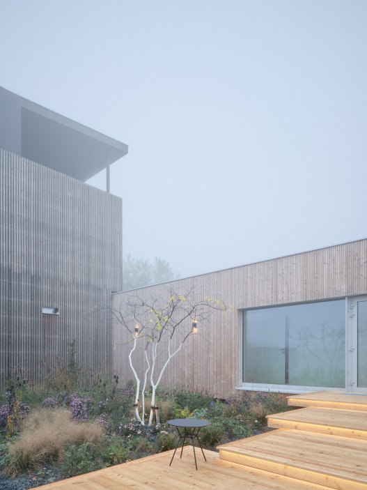 Firemní a rodinné sídlo Eko modular navrhli architekti z ateliéru Semela Ateliers