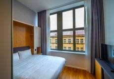 Zrekonstruovaný hotel nabízí plně zařízené a vybavené byty se sdíleným společným prostorem, podle majitelů něco mezi hotelem a klasickým bydlením.
