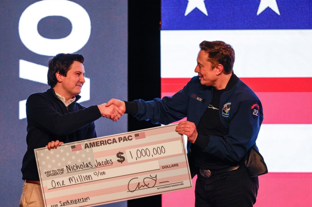 Miliardář Musk dal dvěma voličům ve Wisconsinu šeky na milion dolarů