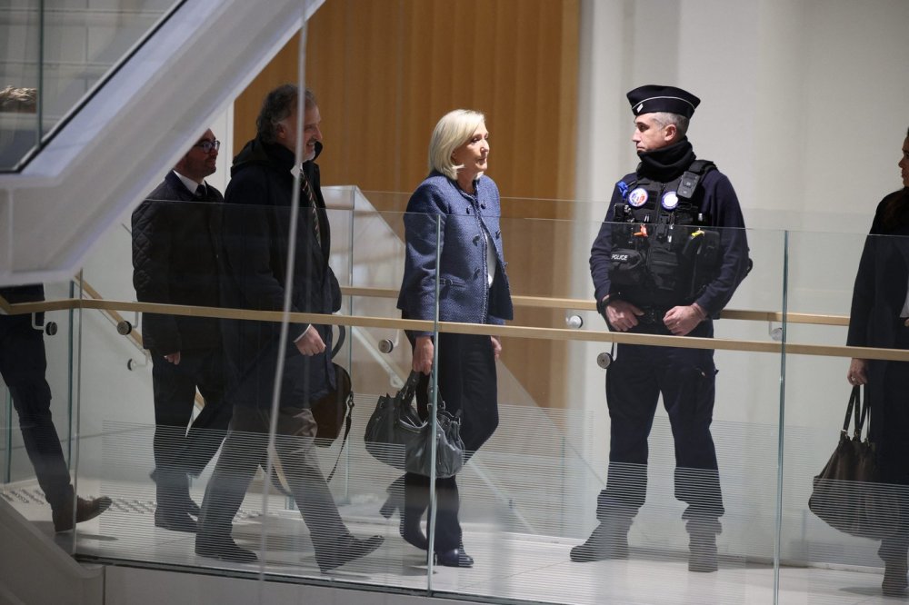 Marine Le Penová u soudu