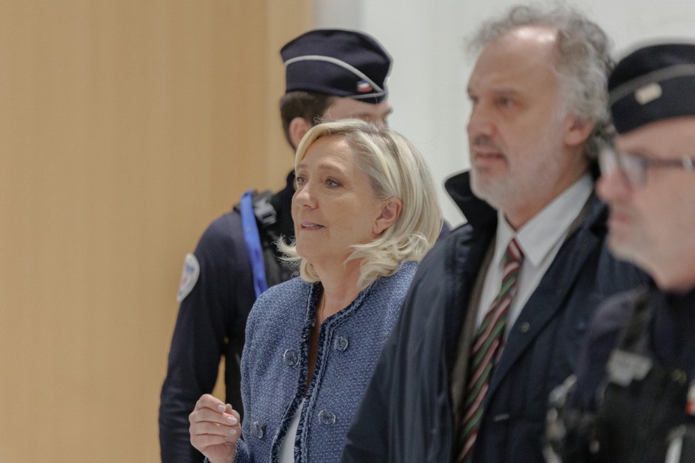 Marine Le Penová u soudu
