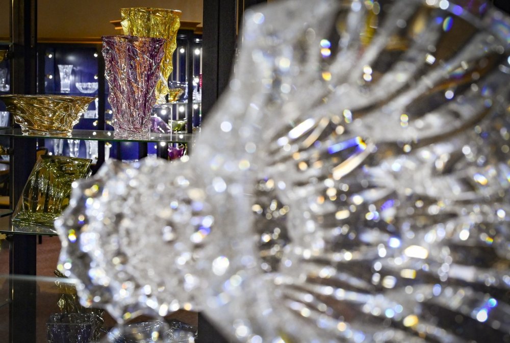 Ve sklárnách Crystal Bohemia vznikají opravdové skleněné unikáty