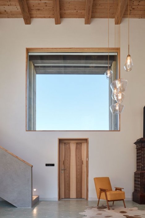 Nový dům díky izolaci splňuje současné energetické standardy. 