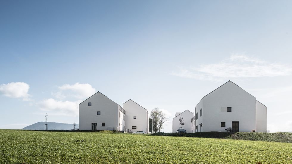 Bytové domy v Rožnově pod Radhoštěm navrhlo studio Acht.