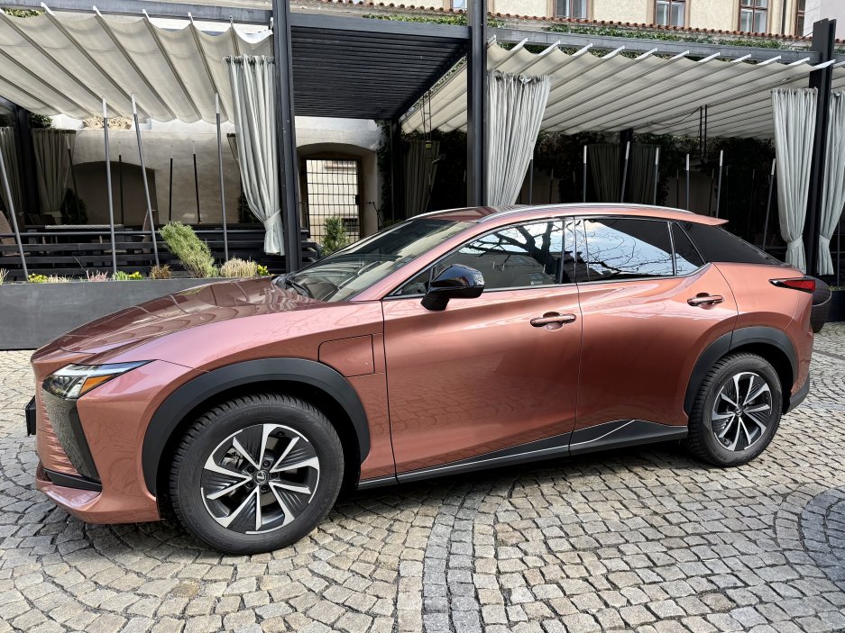 Elektromobil Lexus RZ 300e