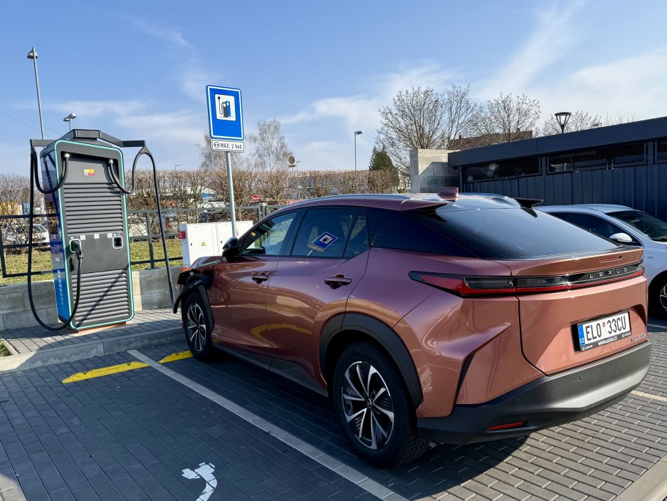 Elektromobil Lexus RZ 300e