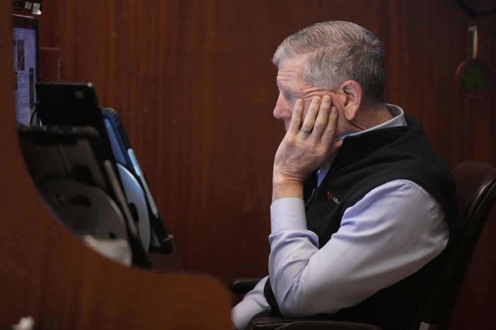 Americké akcie se po středečním prudkém růstu vrátily k poklesu