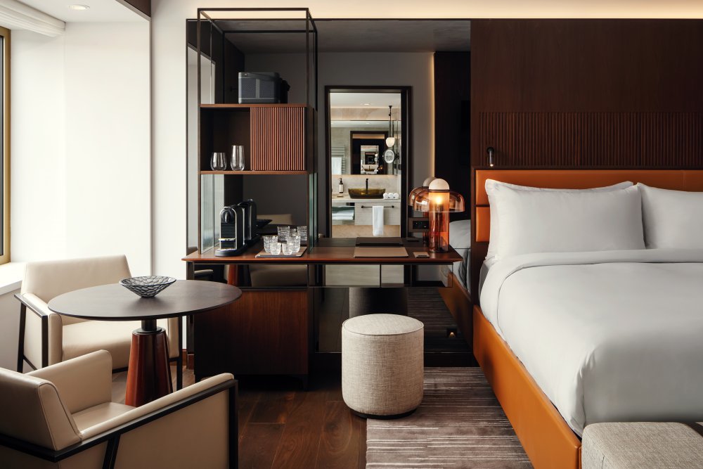 V Praze otevřel luxusní hotel Fairmont Golden Prague