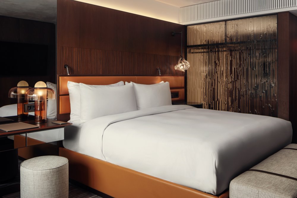 V Praze otevřel luxusní hotel Fairmont Golden Prague