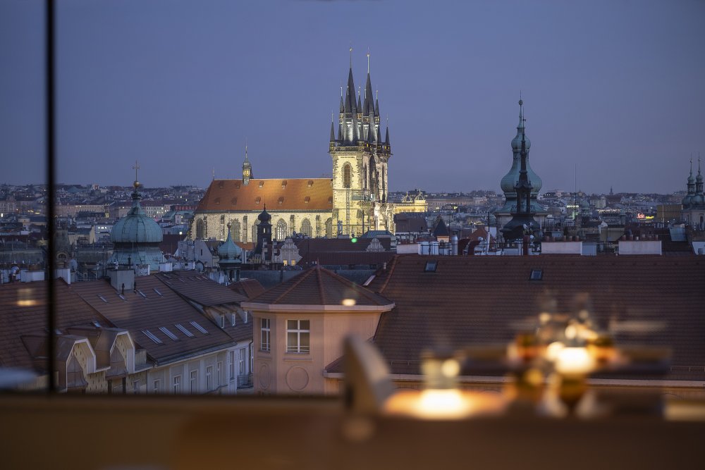 V Praze otevřel luxusní hotel Fairmont Golden Prague
