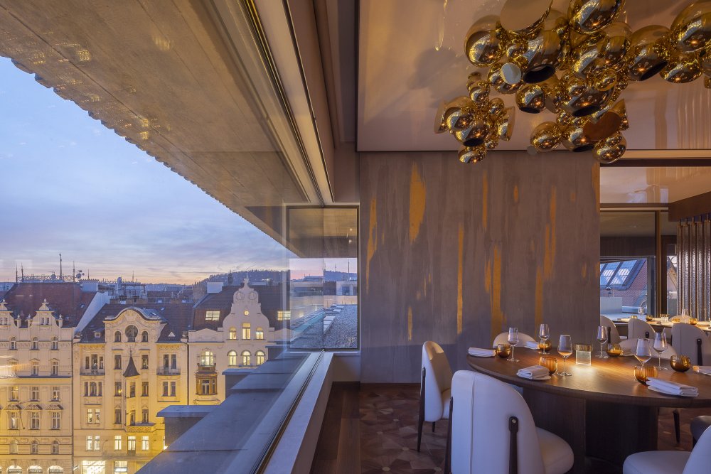 V Praze otevřel luxusní hotel Fairmont Golden Prague