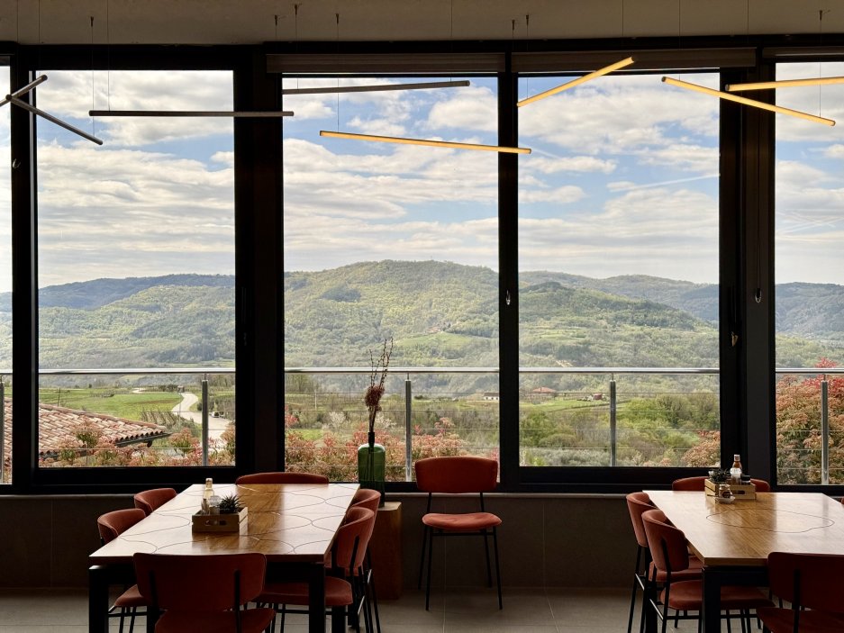 Pohledy z restaurace