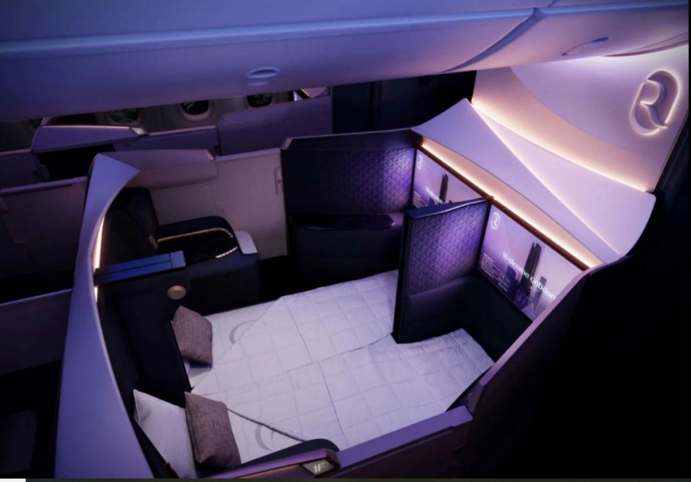 Kabiny zahrnují panely pro ochranu soukromí, sedadly polohovatelnými do lehu, náladovým osvětlením a vysokorychlostním Wi-Fi.