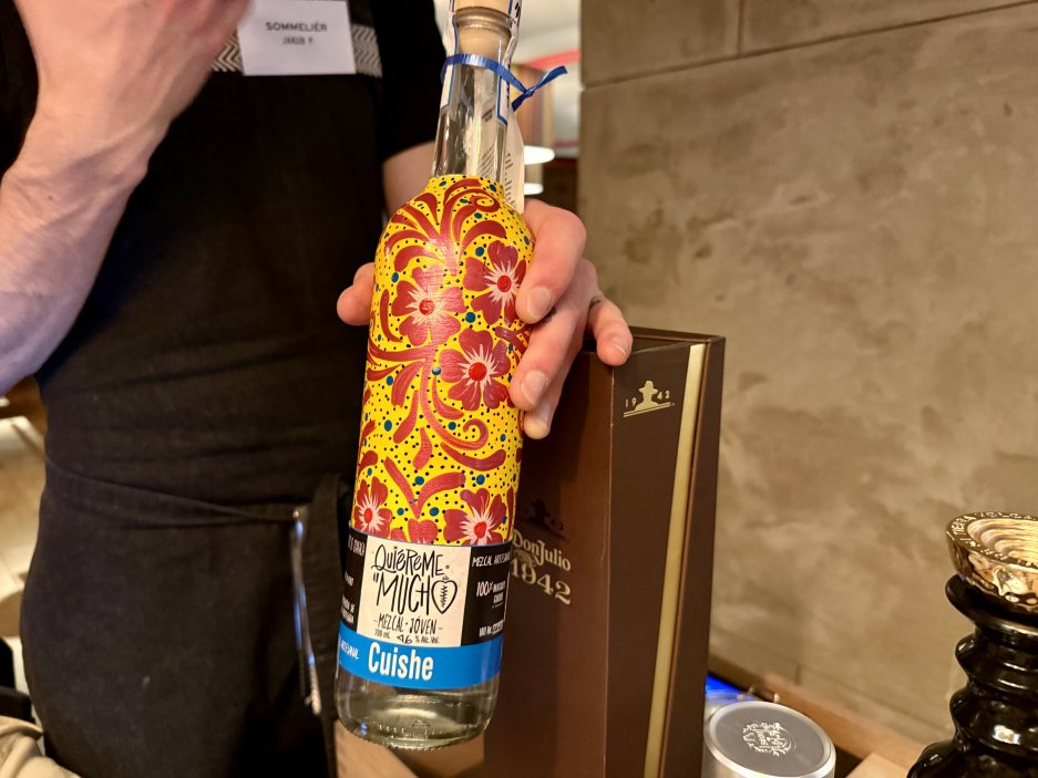 quiereme mucho mezcal