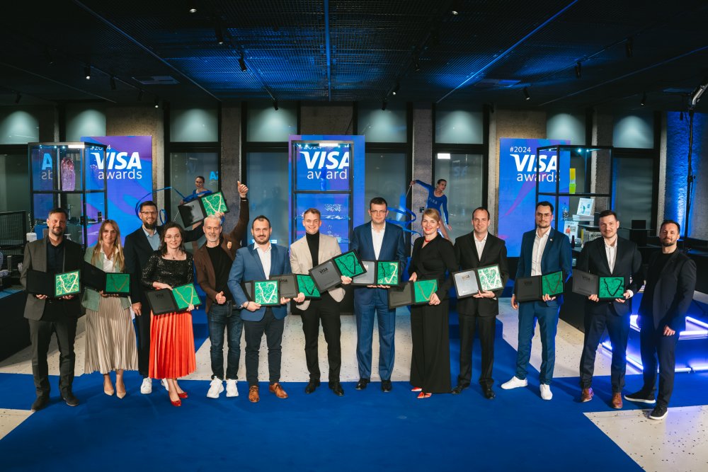 Letošní výherci Visa Awards se zástupci Visa.