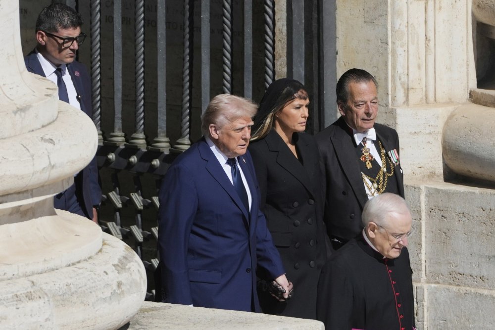 Do Vatikánu přiletěl Donald Trump