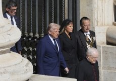 Do Vatikánu přiletěl Donald Trump