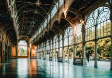 Mariánské Lázně jsou nejmladší z našeho slavného lázeňského trojúhelníku, kde jsou ještě Karlovy Vary a Františkovi Lázně.