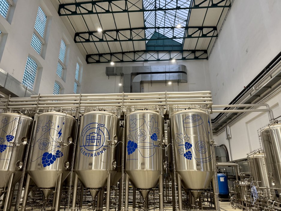Hala, kde pivo zraje v tancích, je již zrekonstruována celá