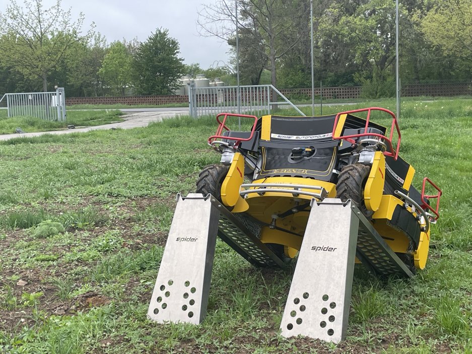 Sekačka zvládne i náročné překážky