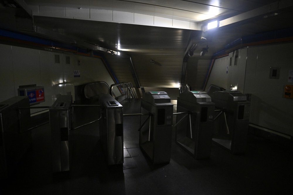 Španělsko zasáhl celostátní výpadek proudu, zastavilo se metro i vlaky