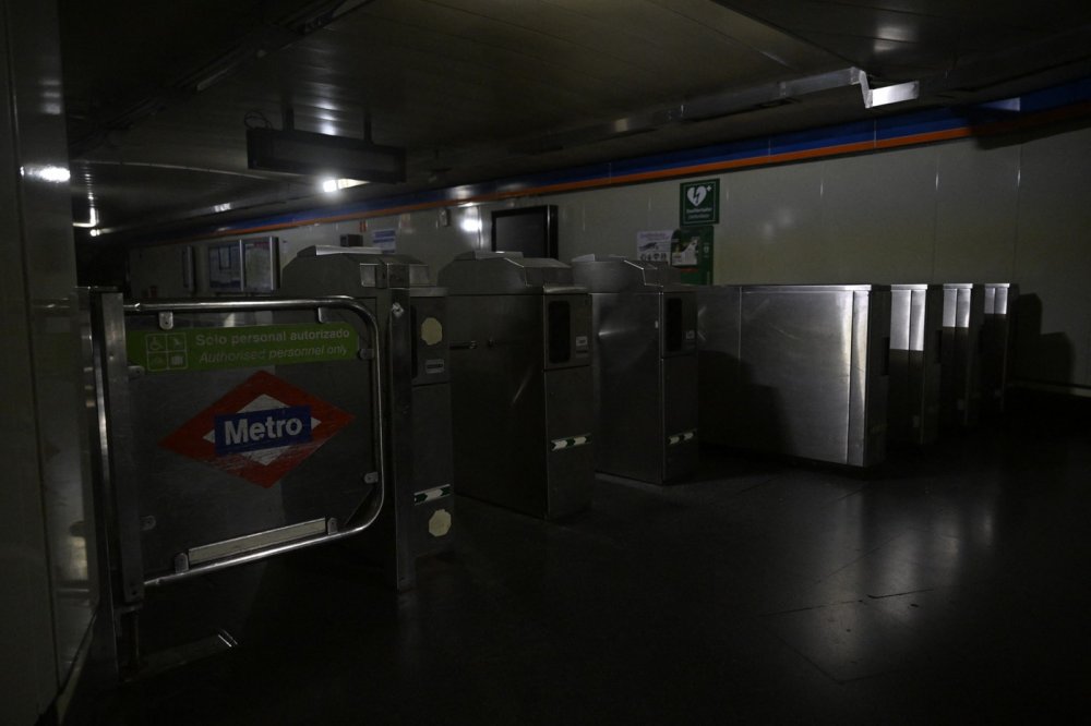Španělsko zasáhl celostátní výpadek proudu, zastavilo se metro i vlaky