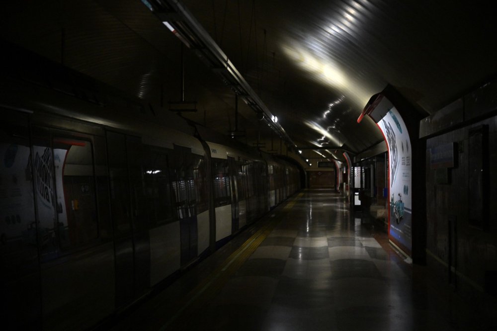 Španělsko zasáhl celostátní výpadek proudu, zastavilo se metro i vlaky
