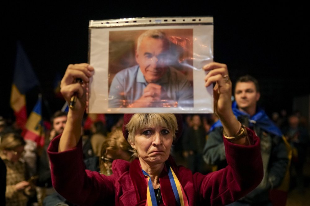 Protesty proti zrušení voleb a zamítnutí kandidatury Georgeska