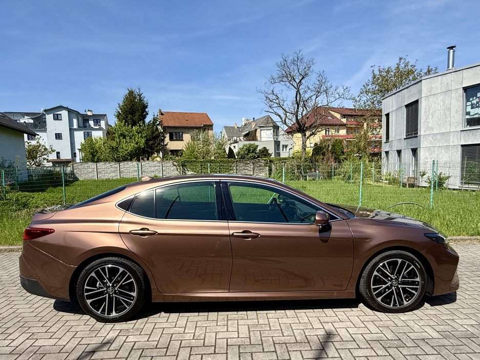 Devátá generace Toyota Camry je sázkou na jistotu
