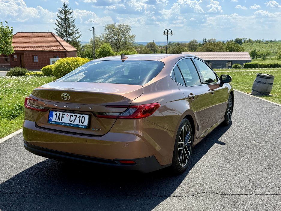 Devátá generace Toyota Camry je sázkou na jistotu