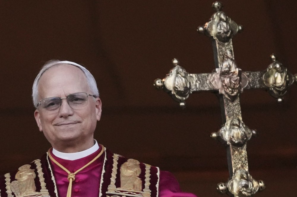 Svět má nového papeže. Je to Američan a zvolil si jméno Lev XIV.