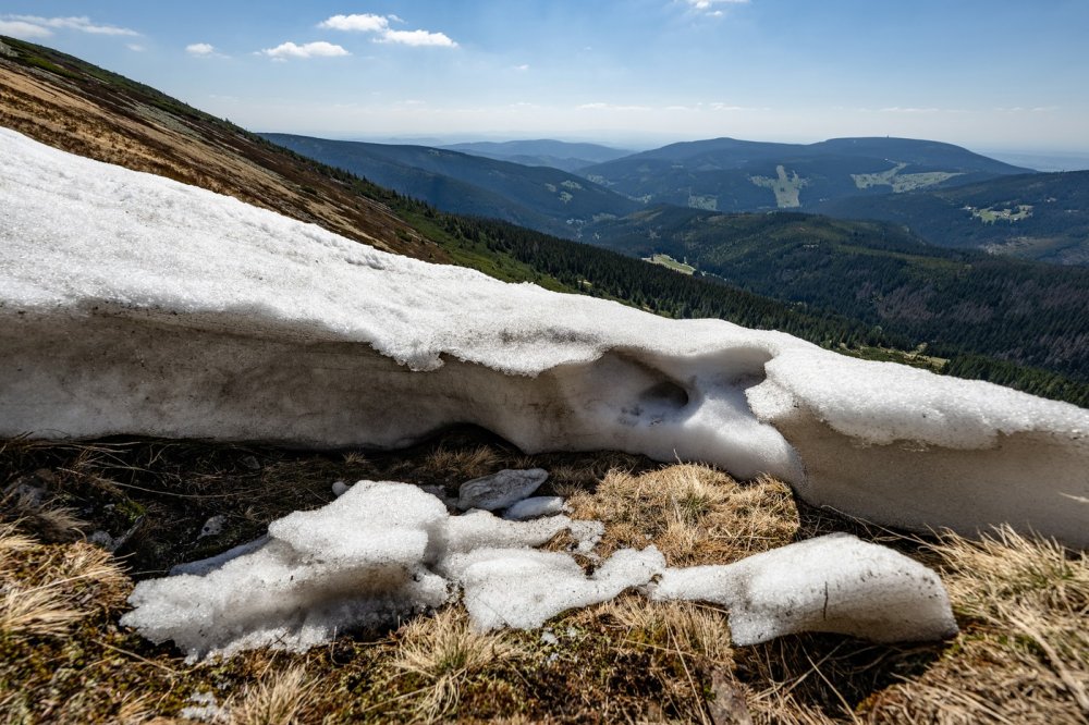 Mapa republiky v Krkonoších má stále rozlohu tenisového kurtu