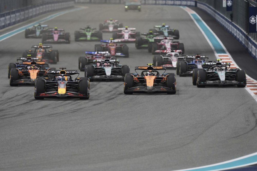 Sezóna Formule 1 2025 je 76. sezónou Mistrovství světa Formule 1, závodní série pořádané pod hlavičkou Mezinárodní automobilové federace (FIA). Účastní se jí dvacet jezdců a deset týmů. V kalendáři sezóny je plánováno 24 závodů.