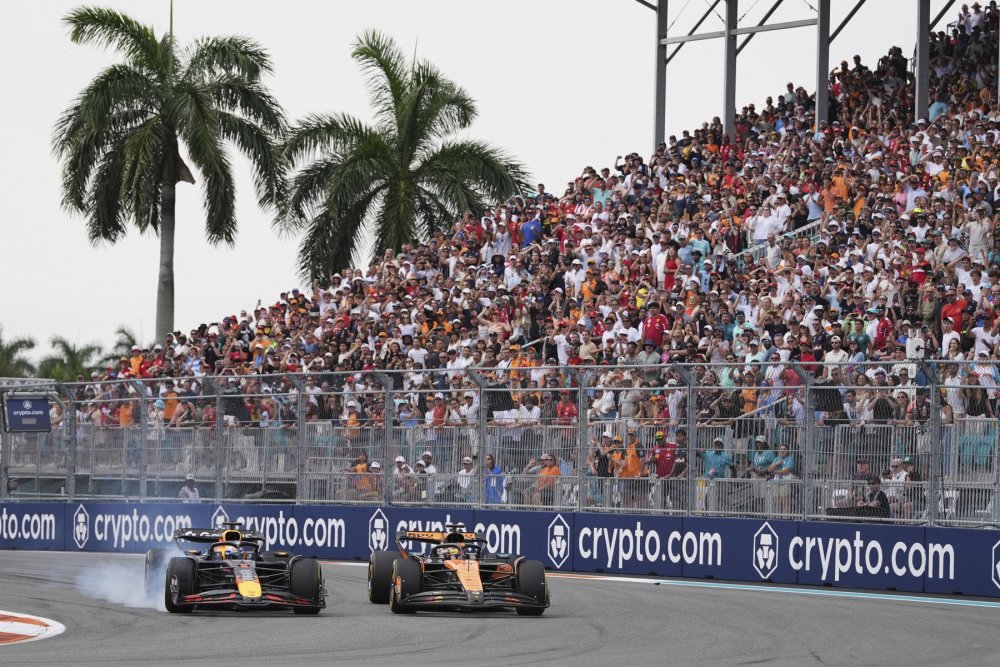 Sezóna Formule 1 2025 je 76. sezónou Mistrovství světa Formule 1, závodní série pořádané pod hlavičkou Mezinárodní automobilové federace (FIA). Účastní se jí dvacet jezdců a deset týmů. V kalendáři sezóny je plánováno 24 závodů.