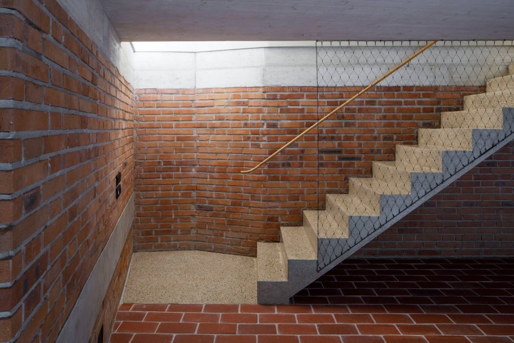 Bytový dům s galerií na Malé Straně v Praze 1 navrhl přední český architekt  Ladislav Lábus.