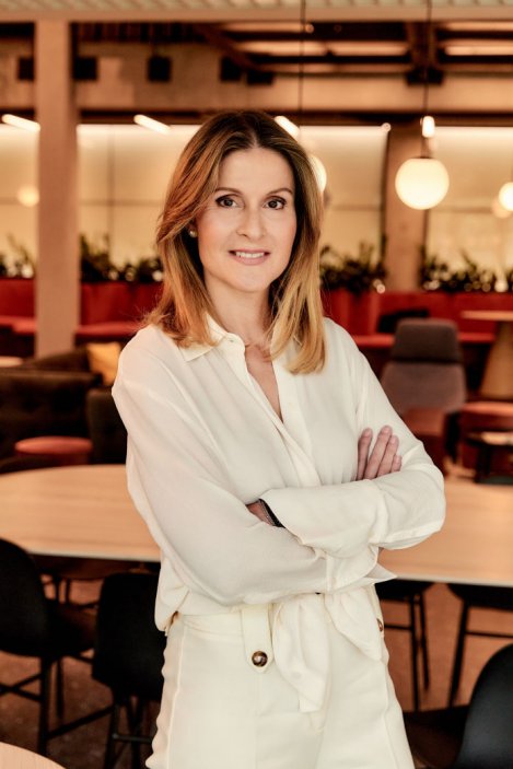 Hana Wasserburger, VISA. Do unikátního přehledu nejvlivnějších českých bankéřek, ekonomek, manažerek, finančních ředitelek a dalších dlouhodobě vlivných žen sektoru financí letos přibylo 30 nových jmen.