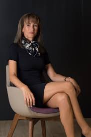  Iva Šťastná. Do unikátního přehledu nejvlivnějších českých bankéřek, ekonomek, manažerek, finančních ředitelek a dalších dlouhodobě vlivných žen sektoru financí letos přibylo 30 nových jmen.