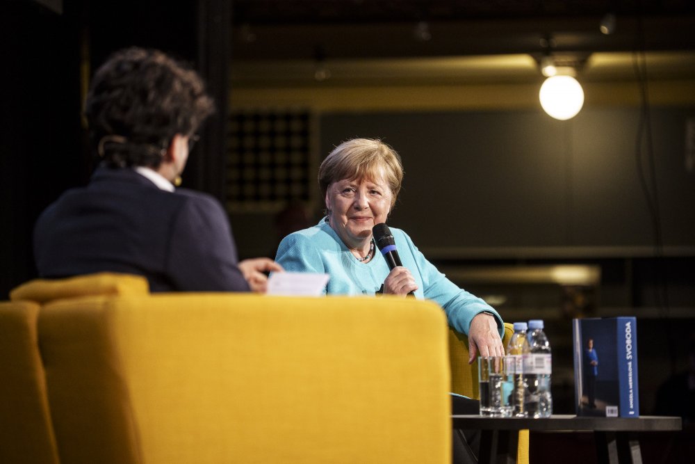 Angela Merkel přijela do ČR na pozvání majitele nakladatelství Práh, Martina Vopěnky.