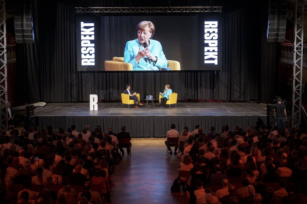 Angela Merkel přijela do ČR na pozvání majitele nakladatelství Práh, Martina Vopěnky.