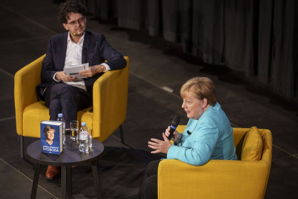 Angela Merkel přijela do ČR na pozvání majitele nakladatelství Práh, Martina Vopěnky.