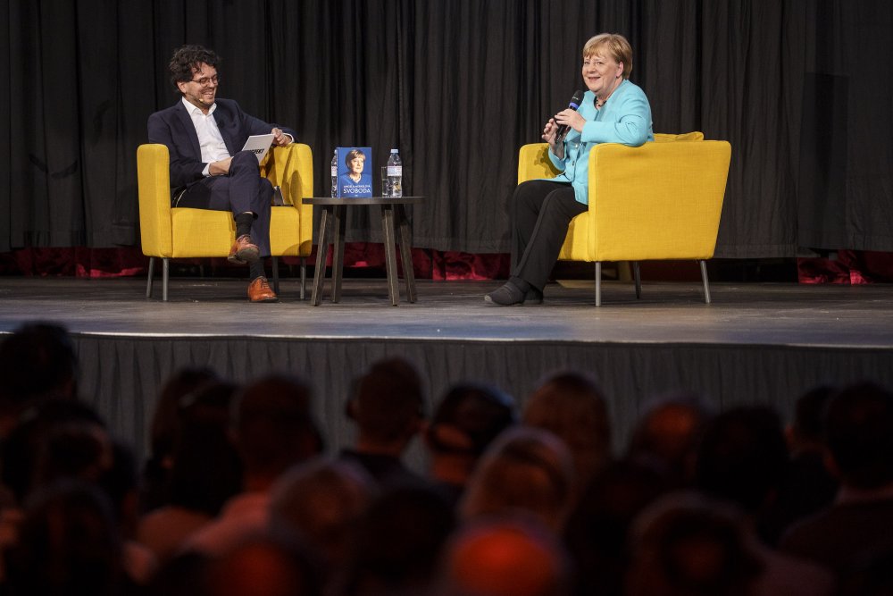 Angela Merkel přijela do ČR na pozvání majitele nakladatelství Práh, Martina Vopěnky.