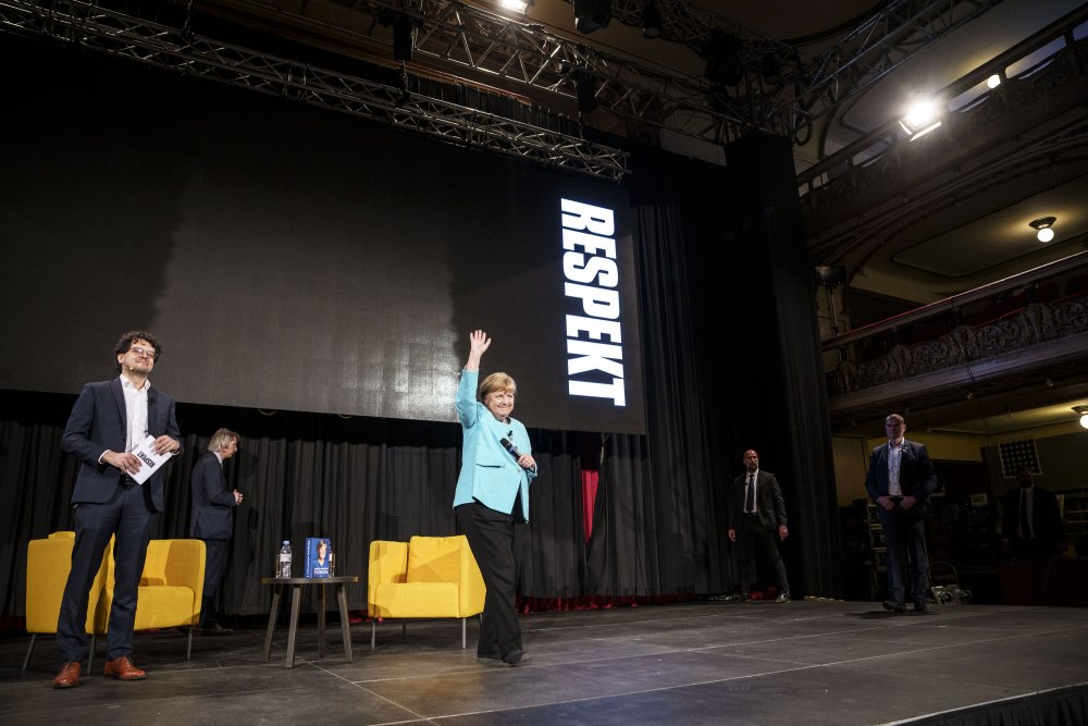 Angela Merkel přijela do ČR na pozvání majitele nakladatelství Práh, Martina Vopěnky.